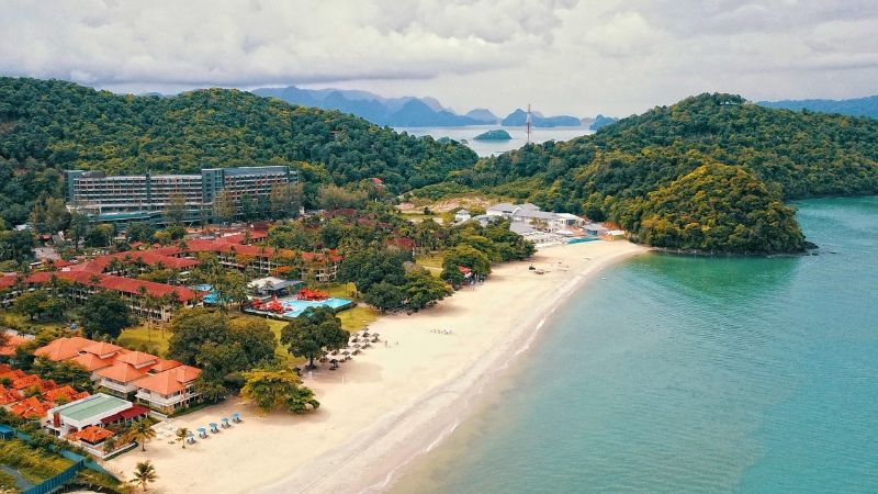 Holiday Villa Beach Resort & Spa Langkawi 4*